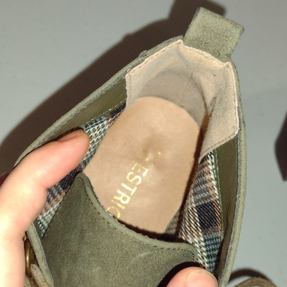 RESTRICTED ankle booties size 7 - Picture 4 of 8